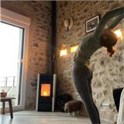 Profesora de yoga, para diferentes niveles. Adaptación de clases particulares.